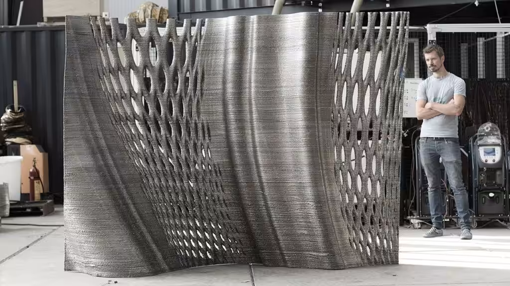 Joris Laarman in collaboration with MX3D, wide shot. Part printed with M1 and MX Metal AM Systems and MetalXL WAAM software by MX3D Art Lab.